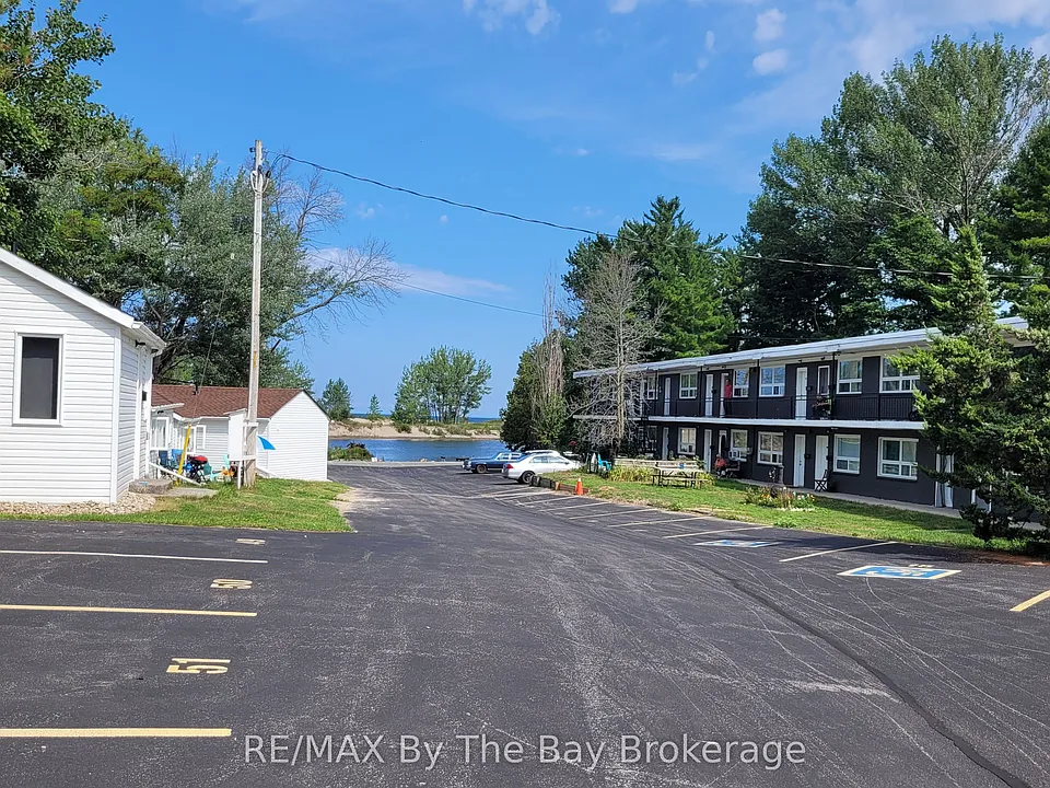 280 River Rd E #A08