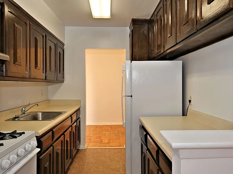 Apartment for Rent — Photo 4