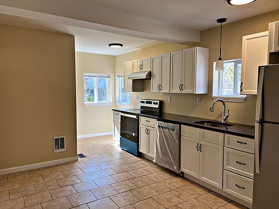 2nd image of 1 The Brooks Farm Ln