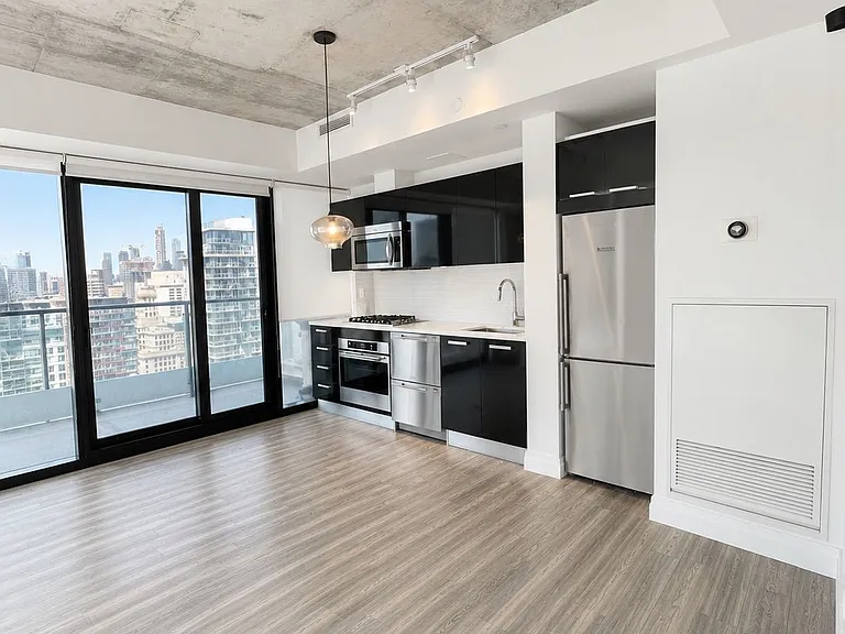 224 King St W #3001 — Photo 1