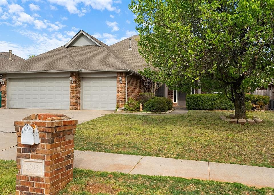 1st image of 13924 Agate Dr