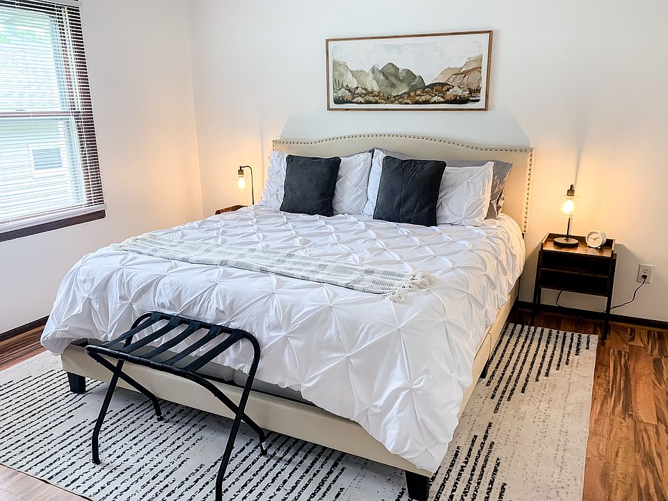 Bedroom 1 - Spacious King Bed w/ Ultra Plush Bedding