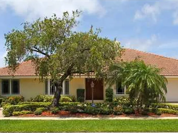 885 NE Mulberry Dr, Boca Raton, FL 33487