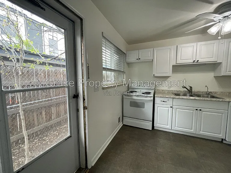 3540 S Corona St — Photo 5