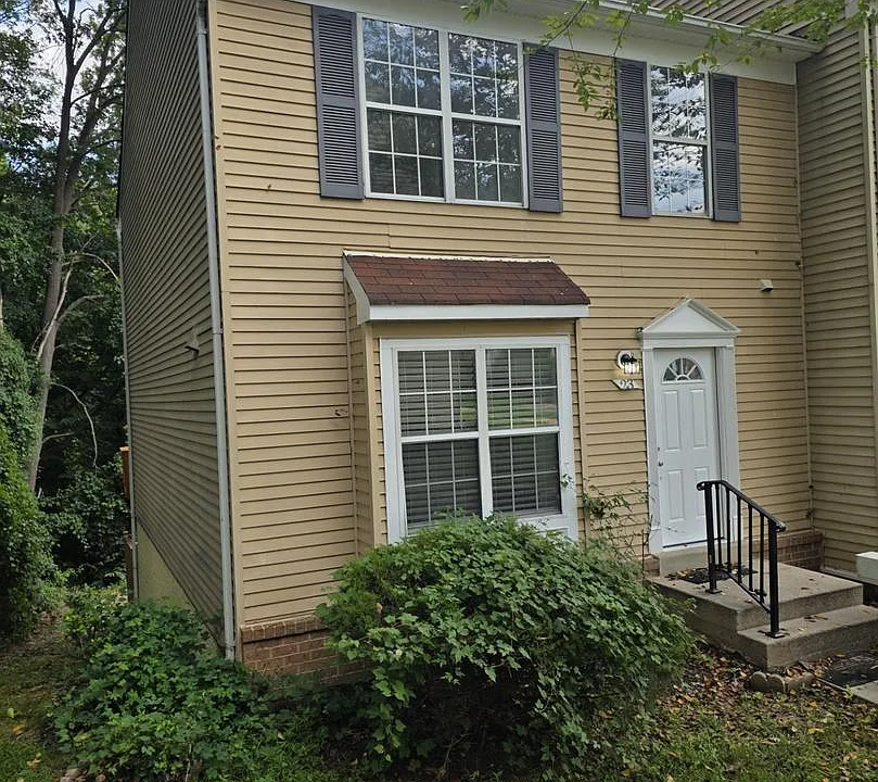 23 Grotto Ct
