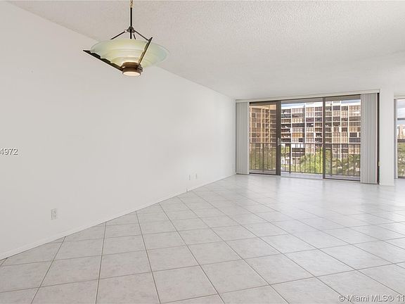 4th image of 400 Leslie Dr APT 519