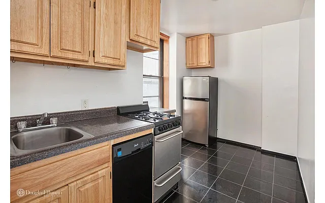 Rented by Douglas Elliman | media 9