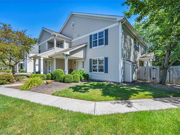 4th image of 23233 Grist Mill Ct #25A