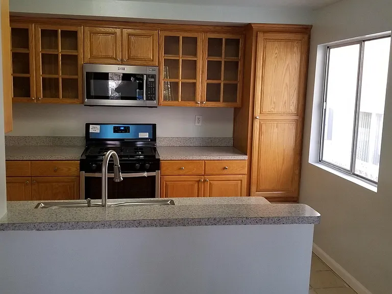 569 E Orange Grove Ave #B — Photo 9