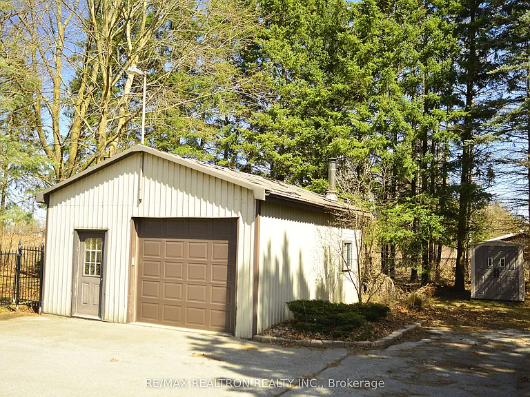 1998 Green Ln E — Photo 9