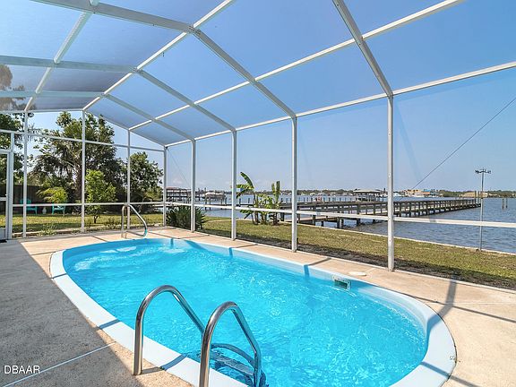 5th image of 1 Fountainebleau Cir