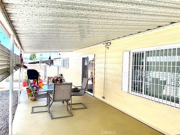 5th image of 1053 W Johnston Ave