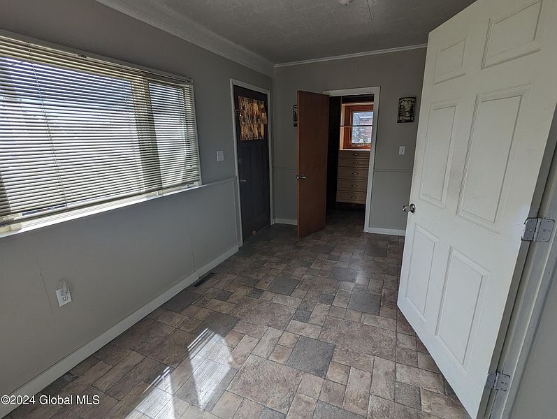 3rd image of 3041 Wellington Avenue