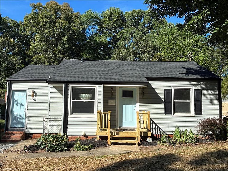 1st image of 2735 Stratford Dr