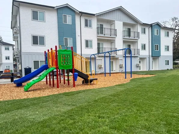Swan Grove Apartments