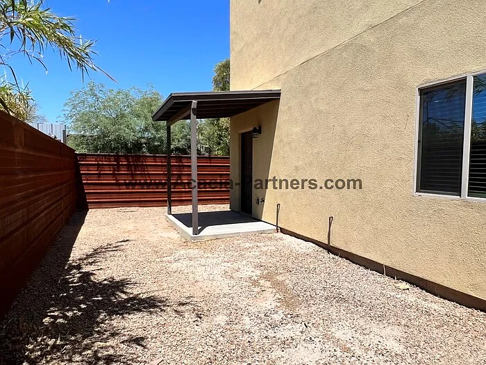 1421 N Belvedere Ave — Photo 14