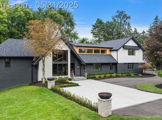 1367 W Long Lake Rd, Bloomfield Hills, MI 48302