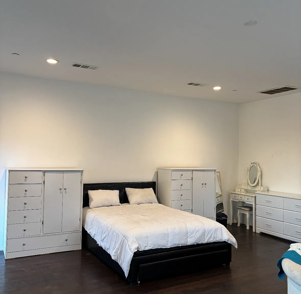 Studio, 450 sqft, $1,600 — Photo 4