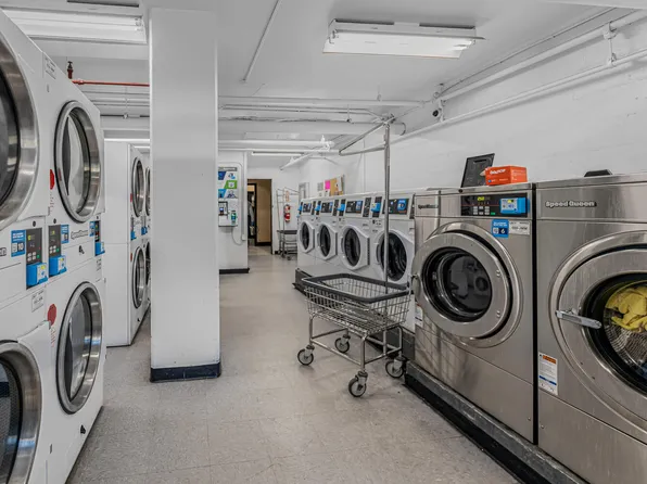 2 Fordham Hill Oval image 18 of 33