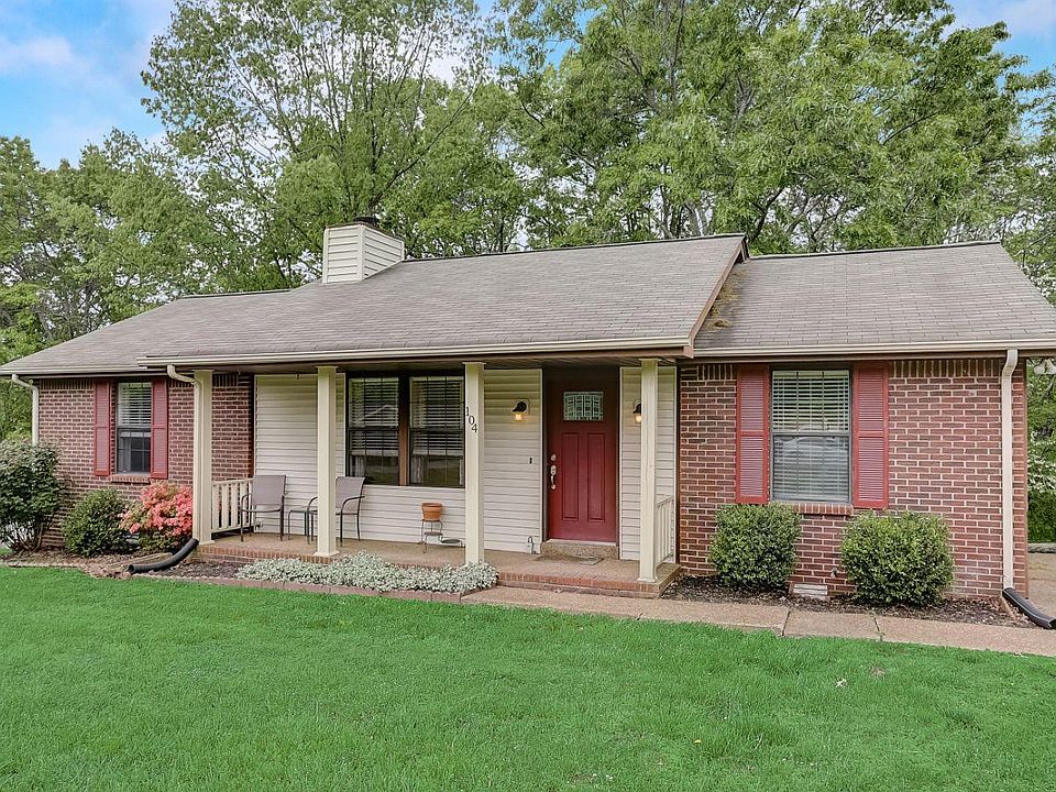 1st image of 104 Sunnyhill Trl