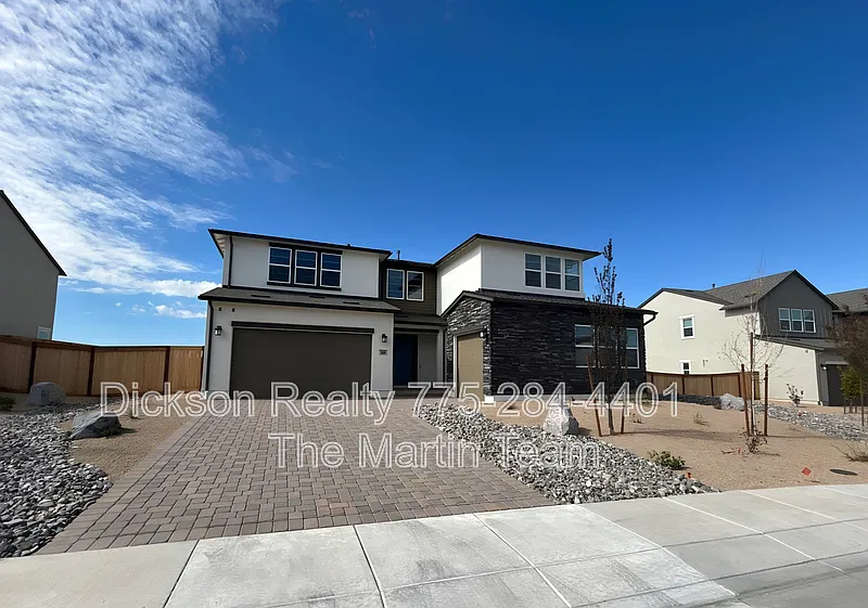 5 bed, 4.5 bath, 4032 sqft, $3,995 — Photo 2