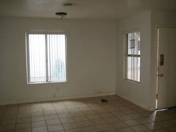 3rd image of 1634 Lorna Dr