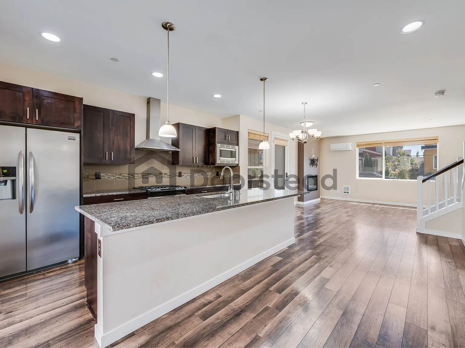 3 bed, 2.0 bath, 1410 sqft, $3,190 — Photo 3