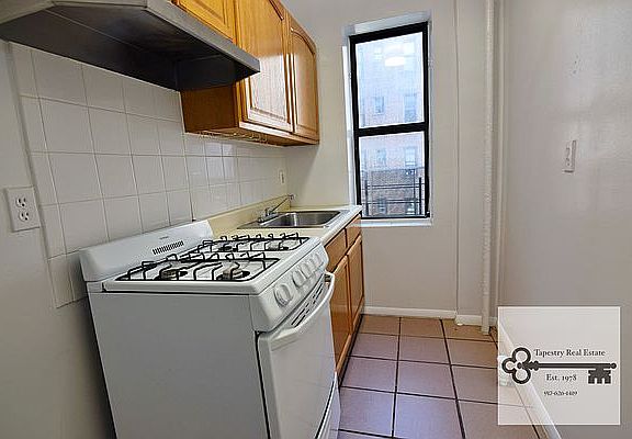 5th image of 47-27 39th St #4D