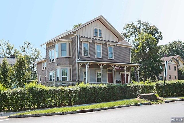 1st image of 206 Claremont Ave #2