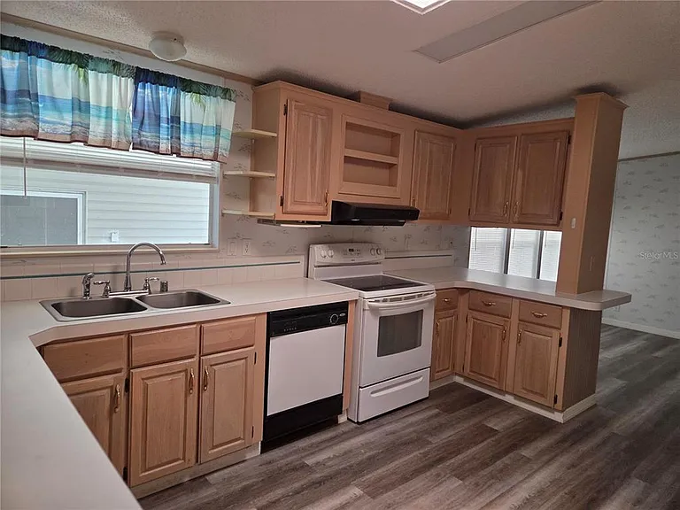 3224 Manatee Rd — Photo 8
