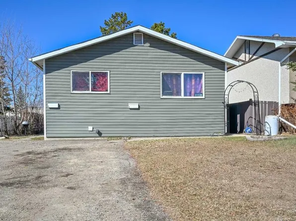 11320 E 97th St, Grande Prairie, AB T8V 3M9
