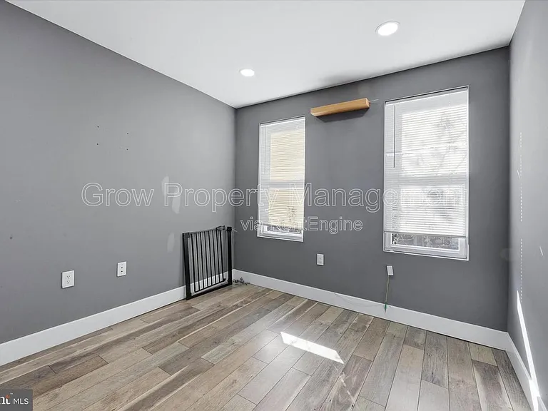 1935 N Newkirk St — Photo 12