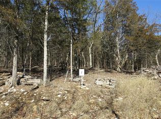 18081 Rock Tree Dr, Pacific, MO 63069