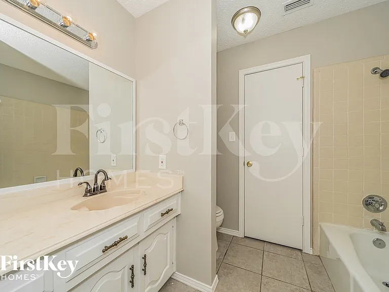 3941 Los Robles Dr — Photo 13