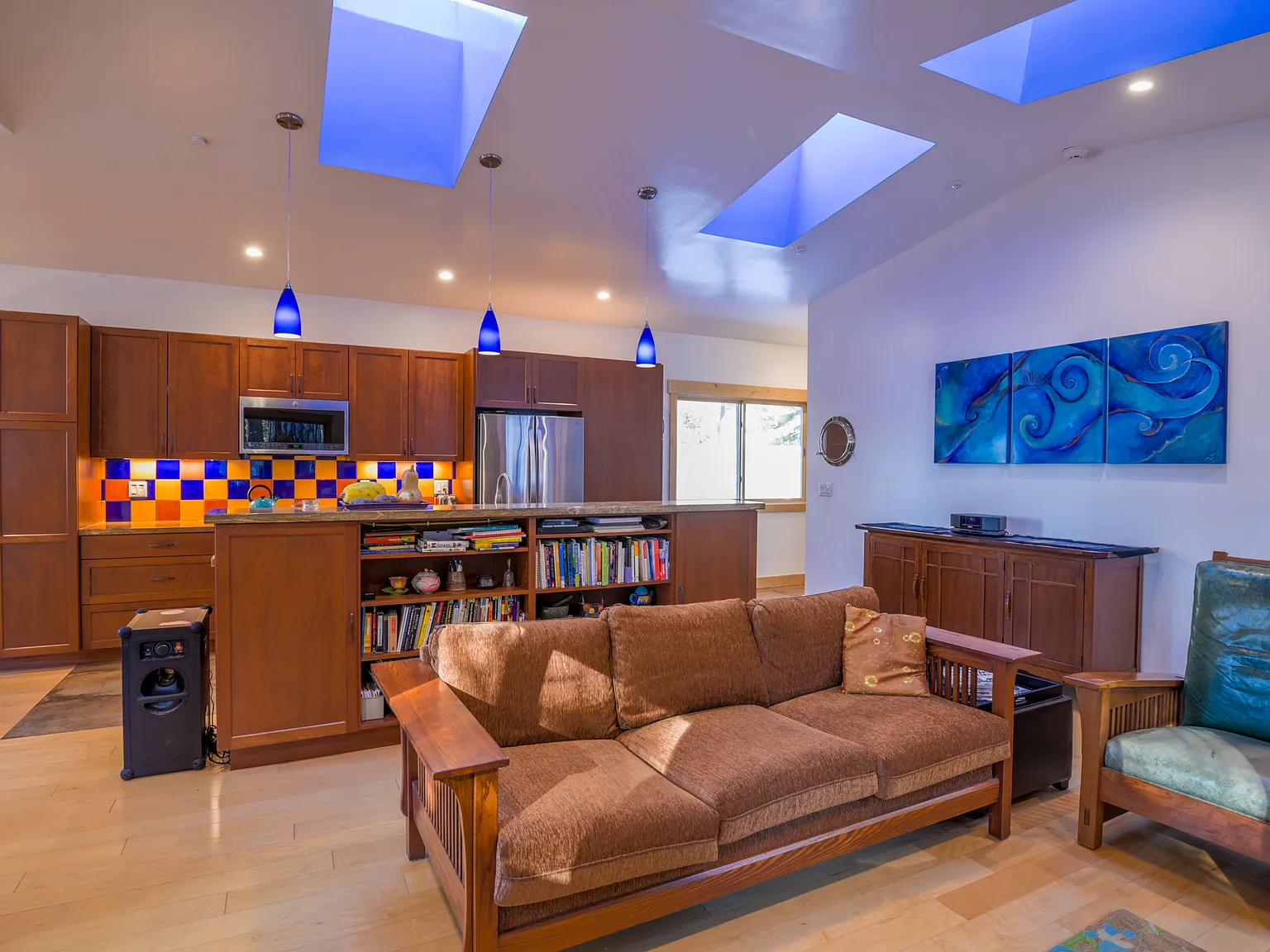 2 bed, 1700 sqft, $3,100 — Photo 2