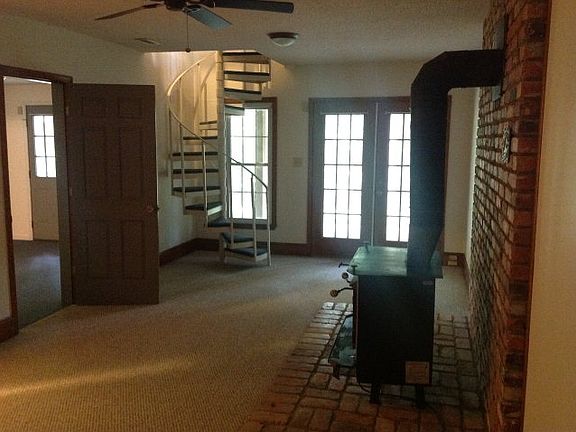 4th image of 868 Deerwood Cir