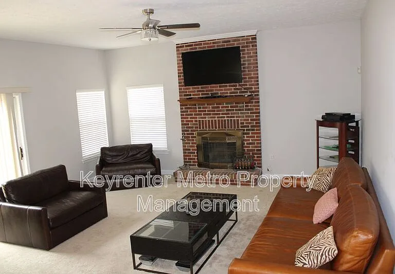 1614 Albert Dr — Photo 30