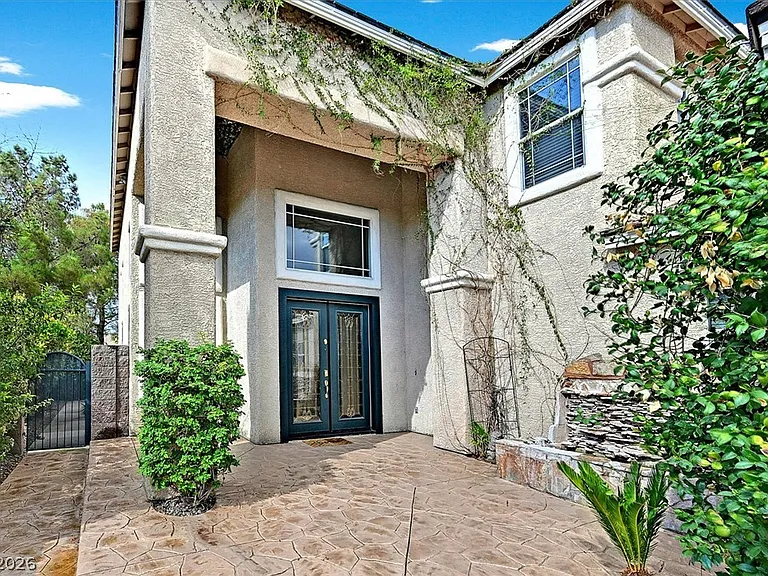 2282 Tedesca Dr — Photo 3
