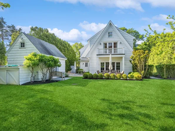 86 Post Ln, Southampton, NY 11968