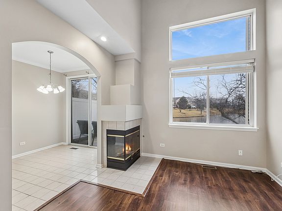 2nd image of 3039 Autumn Lake Dr #3039