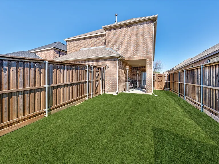 2281 Miramar Dr — Photo 12