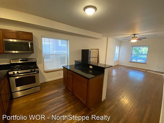 3rd image of 64 E 17th Ave
