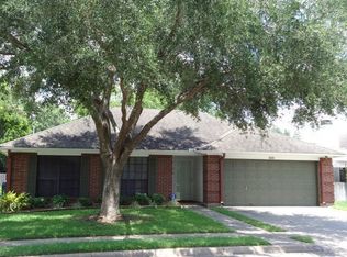 305 Ridge Dr, Victoria, TX 77904