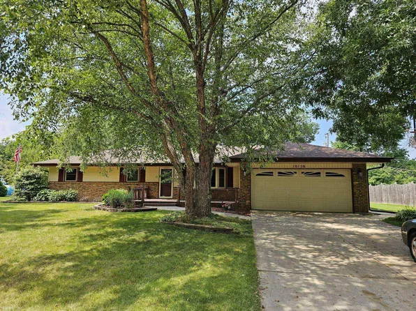 10158 Bluebonnet Dr, Machesney Park, IL 61115