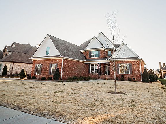 3rd image of 3321 Clovercroft Dr