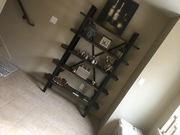 1st floor entryway