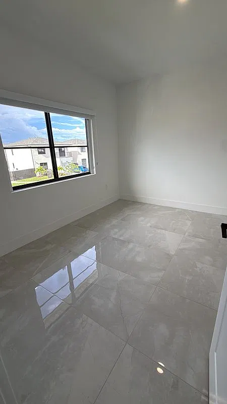 5 bed, 3.0 bath, 1810 sqft, $3,900 — Photo 4
