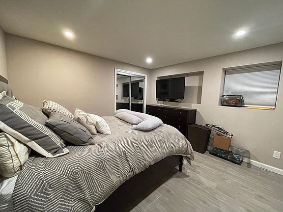 3rd image of 17 Ruxton Ave