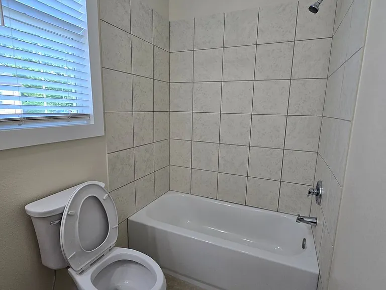 1818 Elvin Dr #B — Photo 8