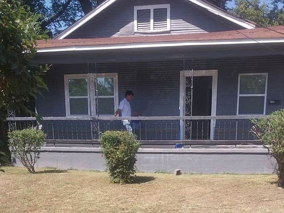5th image of 290 W Person Ave